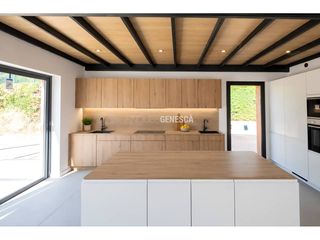 1.110.000 € — Casa en Avenida Rocafort 41