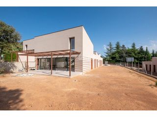 Haus in Avenida rocafort 41. Exclusiva casa de obra nueva en venta en matadepera con jardín p