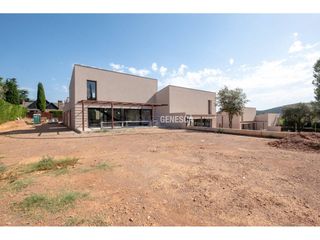 Haus in Avenida rocafort 41. Exclusiva casa de obra nueva en venta en matadepera con jardín p
