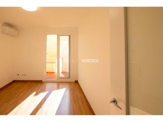 Piso  Calle baldrich. Planta baja para estrenar, con patio de 25 m junto a vallparadís