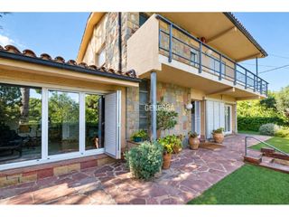 Haus  Camino font de la tartrana. Torre impecable con jardín y piscina en la plana, centro de mata