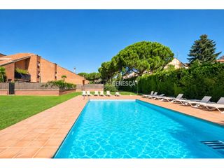 Haus  Calle fogaroses. Casa impecable con encanto, privacidad, jardín, zona de bosque y