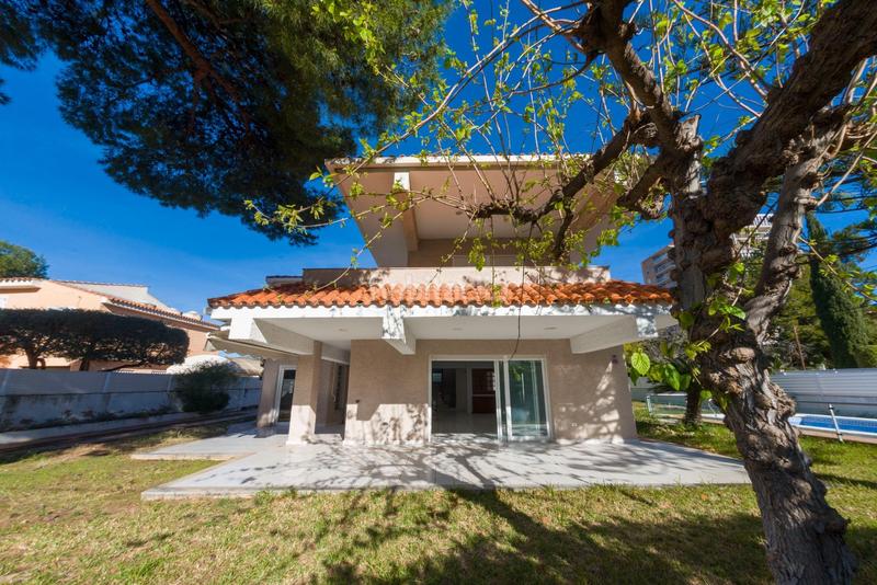 Foto 6b844745-b9fa-45b7-9b69-9e94e0f790d4. Chalet en calle sigalero 29 villa benicasim en Heliópolis Benicasim / Benicàssim