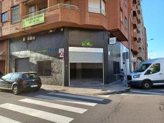 Location Local commercial à Avenida maria rosa molas 5. Local chaflán junto a colegio consolación