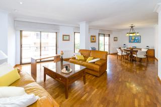 Lloguer Pis a Calle madrid 6. Alquiler anual de estupendo piso junto a plaza maria agustina ca