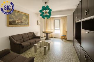 Pis a Calle san roque 78. Gran oportunidad! piso de 4 habitaciones con ascensor muy cerca