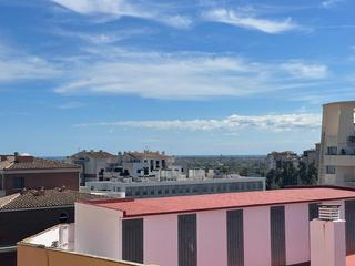 Location Appartement  Calle de castelldefels 17. Piso alquiler de  larga duración junto a la consolacion