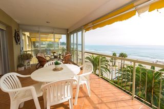 Apartament a Passeig marítimo bernat artola 30. Apartamento frontal en el paseo marítimo del torreón  benicasim