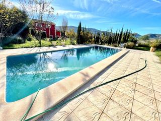 Chalet à Hondón de las Nieves. Chalet espectacular para poder disfrutar y encontrar la libertad