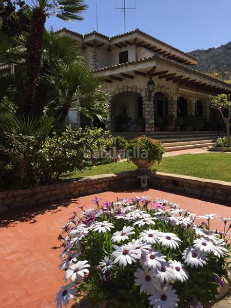 Foto 6b0f472f-1f3e-4451-a812-359fedea4710. Chalet con parcheggio piscina in Vistahermosa Alicante