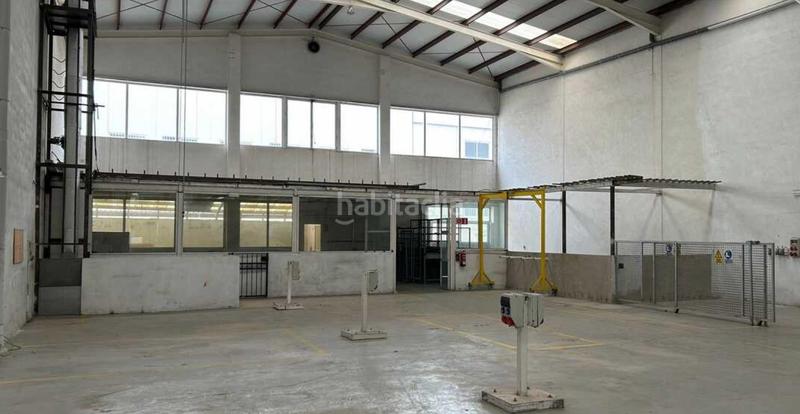 Foto ff72fade-bc10-4a29-8033-ff8fe0d98b3d. Alquiler nave industrial nave de 1800m2 en el poligono empresarial de elche. en Elche / Elx