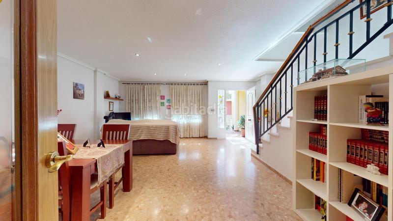 Foto a2d82303-2925-4145-a577-a539893cb0c5. Triplex avec parking dans El Travaló - Martínez Valero Elche / Elx