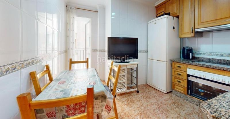 Foto 5c721f7d-83da-4fcf-993c-c7ffe1b1df1a. Piso magnifica casa para entrar a vivir en la plaza de las aparadoras en Elche / Elx
