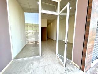 Lloguer Local Comercial a Plaza Crevillente - Antiguos Juzgados - El Asilo. Local en dos plantas semi reformado ideal para tu negocio. si tu