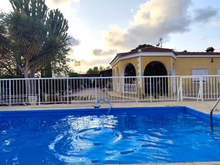 Chalet in La Algoda - Matola - Llano de San José. Chalet en la zona de matola, muy bien ubicado y en perfecto esta