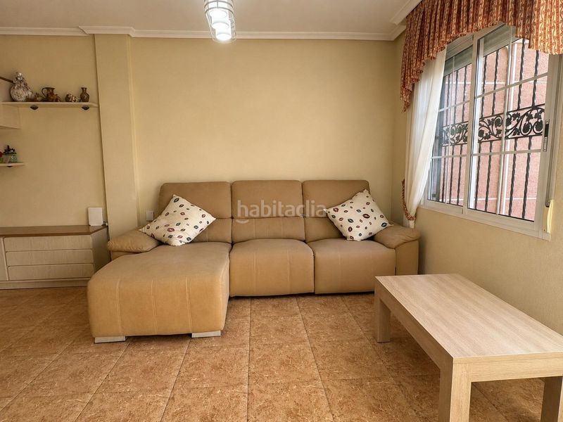 Foto 3f4cee85-650f-4b3e-8dfc-223f9f1bc8f9. Casa amb aparcament a Catral
