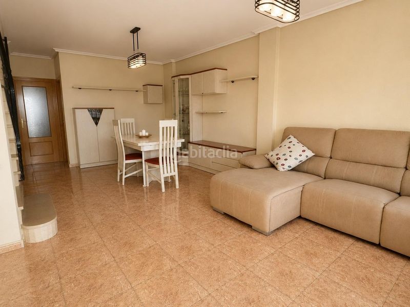 Foto 5bdaec20-8016-48da-b2f8-c2db149b4ab8. Casa amb aparcament a Catral