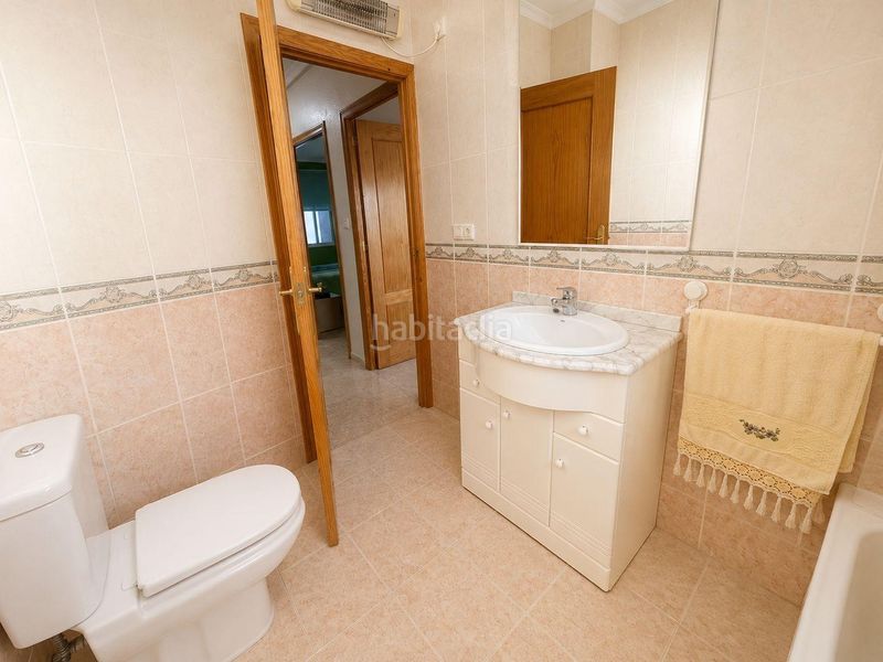 Foto 6817e010-4df7-456d-a88d-8a92d76d257b. Casa amb aparcament a Catral