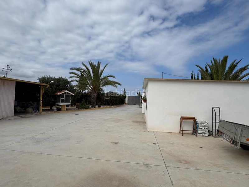 Foto 6ca54a75-10da-4285-8a39-c97b9a74a089. Casa amb aparcament piscina a La Marina Elche / Elx