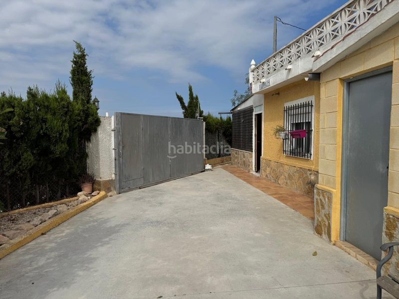 Foto 81b4c234-8fd9-46fd-a632-757cf16da46f. Casa amb aparcament piscina a La Marina Elche / Elx