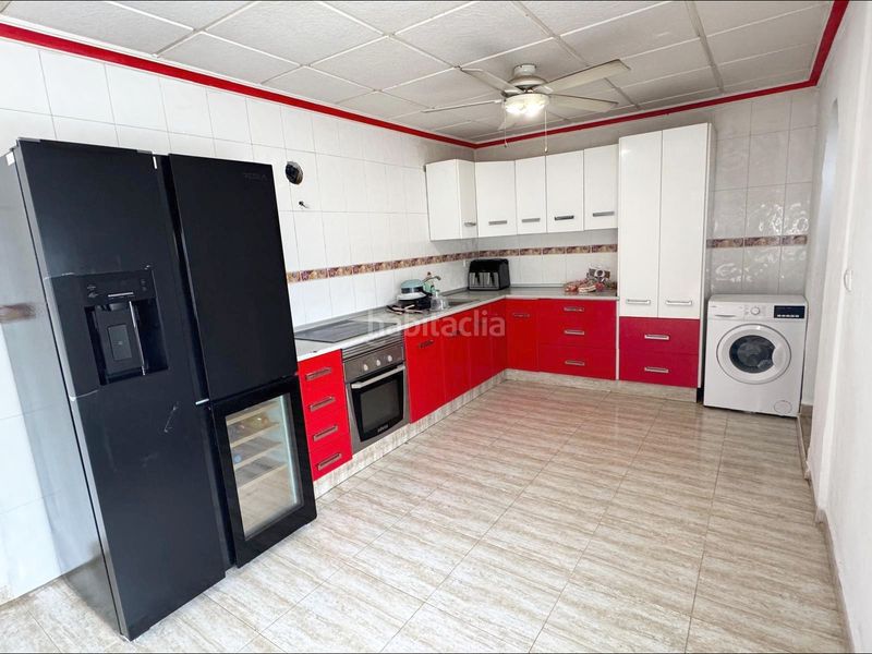 Foto f0f9436f-c48f-4366-9a5e-e51ce8ed6557. Casa amb aparcament piscina a La Marina Elche / Elx
