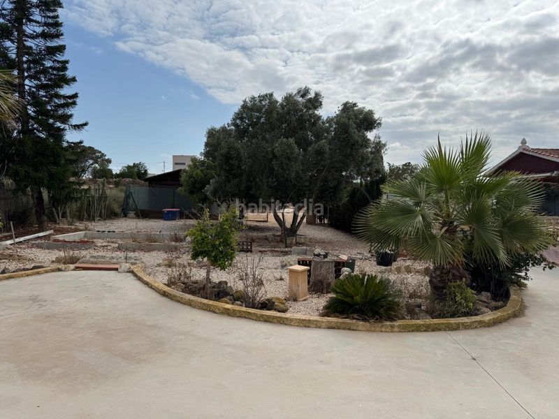 Foto fd523efa-2ff2-4016-a1f2-5cb8fc4dc8de. Casa amb aparcament piscina a La Marina Elche / Elx