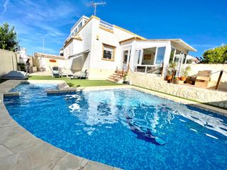 Location Chalet à San Fulgencio. Espectacular chalet todo con mucho encanto, reformado con piscin