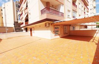 Appartement  Carrer sanchis guarner. Se vende apartamento en guardamar del segura