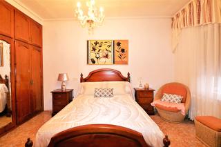 Casa  Carrer riu segura