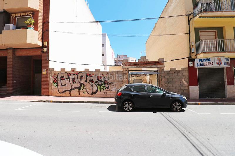 Foto 095ca6e1-cb41-47b4-9ae1-6c37023efb8d. Terreno residencial se vende solar en Pueblo Guardamar del Segura