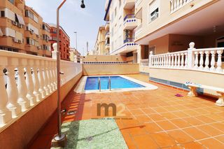 Pis  Carrer sanchis guarner. Se vende apartamento en guardamar del segura