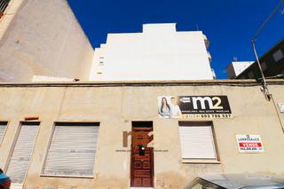 Maison à Carrer les vinyes 11. Se vende casa en guardamar del segura