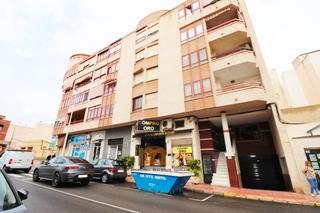 Apartamento en Las Viñas. Se vende apartamento en guardamar del segura