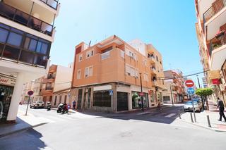Apartament  Carrer ausiàs march. Se vende piso en guardamar del segura