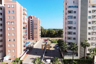 Appartement à Avenida del puerto 35. Se vende apartamento en guardamar del segura