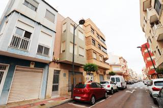 Edifici  Carrer larramendi. Se vende bloque en guardamar del segura