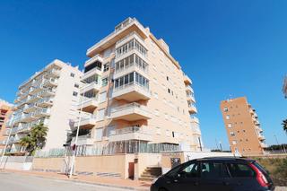 Pis  Carrer basilio paredes. Se vende apartamento en  guardamar del segura zona puerto