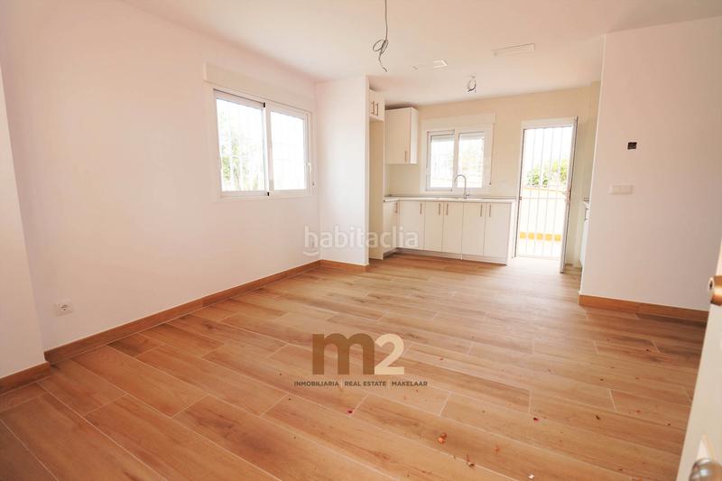 Foto 3a7e1c68-aef8-49e0-b6db-09c04de79773. Piccolo appartamento con piscina in Puerto Deportivo Guardamar del Segura