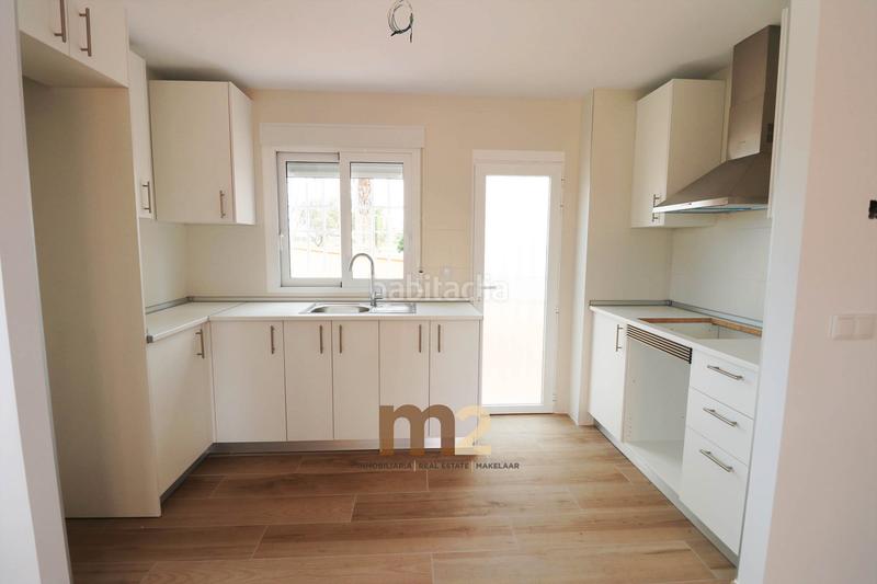 Foto e3a4ee4b-8dd3-4522-bd1d-b4a5c680190a. Piccolo appartamento con piscina in Puerto Deportivo Guardamar del Segura