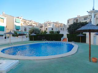 Xalet a Carrer les vinyes 52. Se vende chalet adosado en guardamar del segura