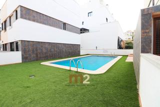 Casa  Carrer corts valencianes. Se vende bungalow en guardamar del segura