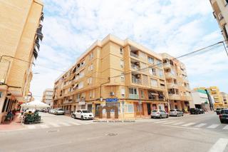 Apartament  Carrer baleares. Se vende apartamento en guardamar del segura