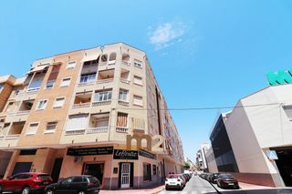 Location Appartement  Carrer baleares. Se alquila apartamento en  guardamar del segura