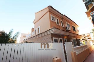 Casa  Carrer grecia. Se vende bungalow en urbanización campoamor