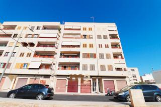 Appartement  Calle maestro manuel serrano 18. Se vende apartamento en almoradi