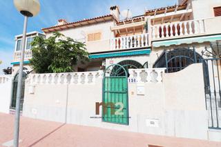 Maison  Carrer lisboa. Se vende encantador bungalow en la urbanización moncayo