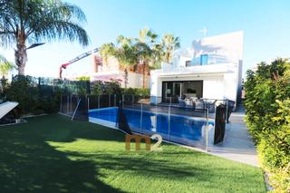 Chalet  Avenida del salvador. Se vende chalet en ciudad quesada