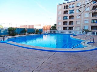Appartement  Carrer azorín. Se vende apartamento en guardamar del segura
