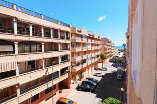 Lloguer Apartament  Carrer dolores viudes blasco. Se alquila apartamento en guardamar del segura