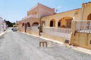 Casa  Parque del mundo. Se vende bungalow en la urbanización la marina